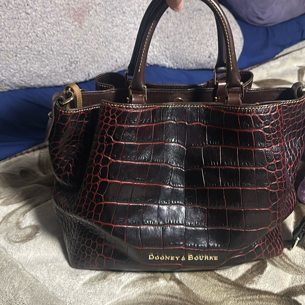 Dooney and bourke Barlow